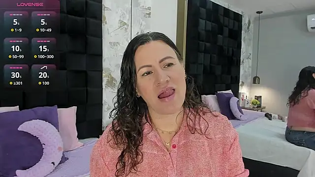 CharlotteG  online show from June 2026 01:39:02 PM