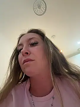 Snapshot of Coleyy_xx chatting on June 2026 07:07:02 PM Coleyy xx online show from June 2026 07:07:02 PM