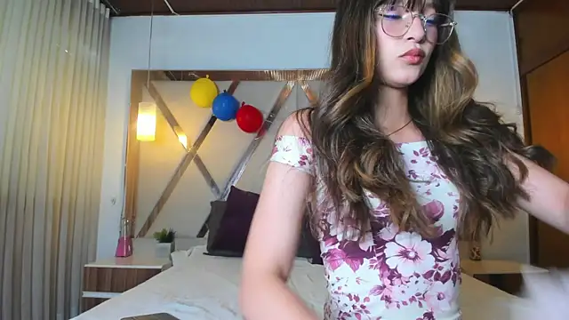 ZoeDear  online show from July 2026 10:37:01 PM