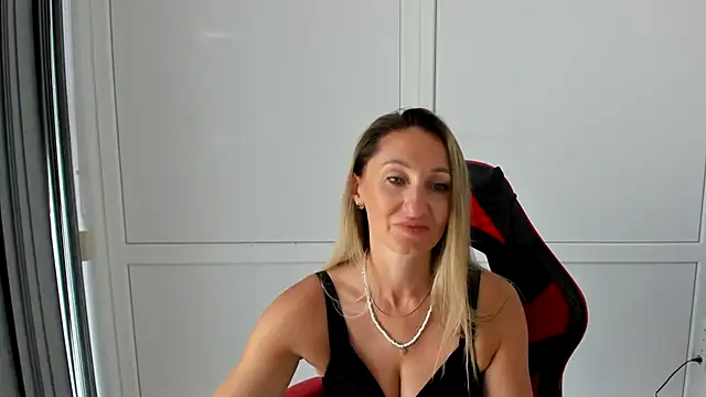 LilyDreamm online show from July 2026 06:28:01 AM