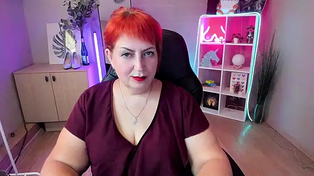 Joana Woods online show from July 2026 08:40:01 AM