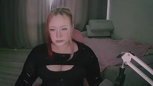 Snapshot of FlameFawn chatting on June 2026 07:56:02 AM FlameFawn online show from June 2026 07:56:02 AM