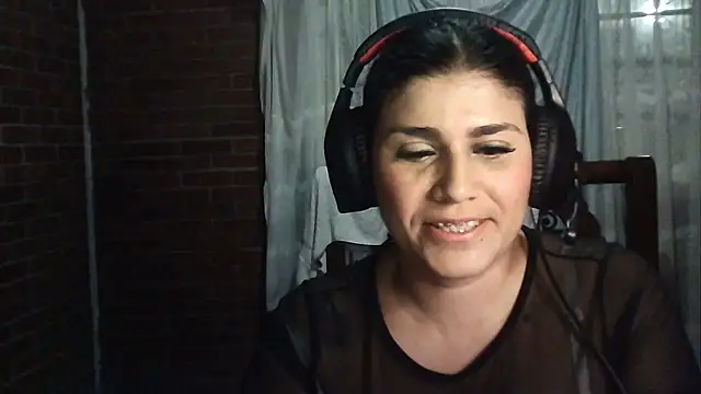 Snapshot of CarolinaMoretti chatting on July 2026 03:55:02 AM CarolinaMoretti online show from July 2026 03:55:02 AM