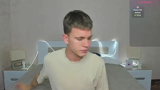 m0neyken online show from July 2026 02:18:01 AM