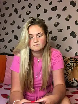 Snapshot of Juicy_BabeXo chatting on June 2026 08:04:01 PM Juicy BabeXo online show from June 2026 08:04:01 PM