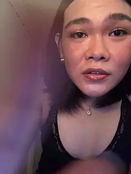 Snapshot of lunapitches chatting on June 2026 05:22:01 PM lunapitches online show from June 2026 05:22:01 PM