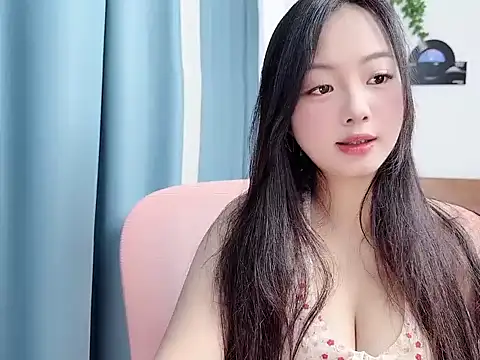 Snapshot of Winnie666999 chatting on June 2026 02:13:02 AM Winnie666999 online show from June 2026 02:13:02 AM