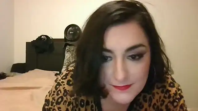 Snapshot of SuitedSummer57 chatting on June 2026 09:25:01 PM SuitedSummer57 online show from June 2026 09:25:01 PM