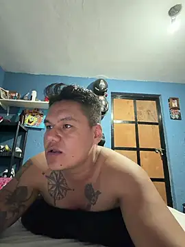 Snapshot of LatinoLeones chatting on June 2026 12:30:02 PM LatinoLeones online show from June 2026 12:30:02 PM