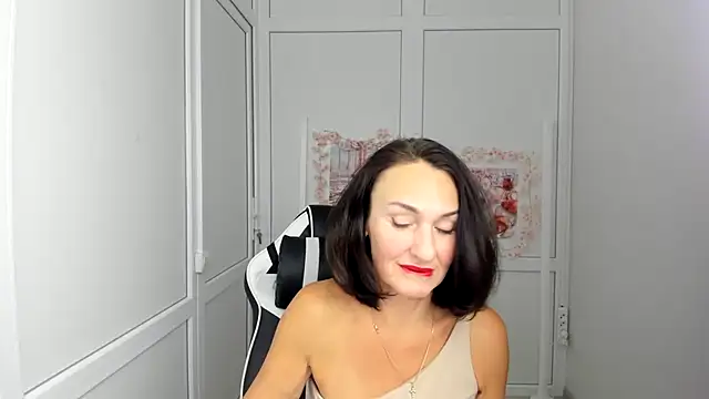 Snapshot of OliviaKateee chatting on July 2026 12:21:02 PM OliviaKateee online show from July 2026 12:21:02 PM