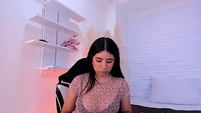 Snapshot of AylinLove_ chatting on July 2026 11:08:02 AM AylinLove online show from July 2026 11:08:02 AM