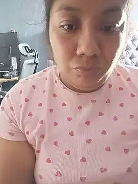 Emy1242 online show from June 2026 10:25:01 PM
