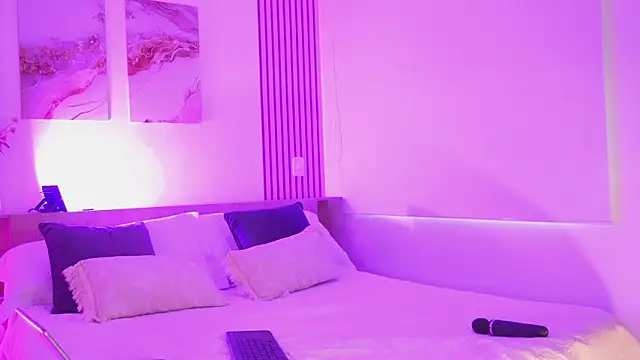 SarahPreston online show from November 2025 01:45:01 PM