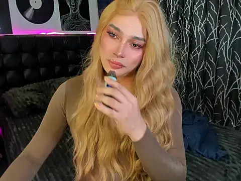 MissCruella online show from May 2026 07:56:01 PM