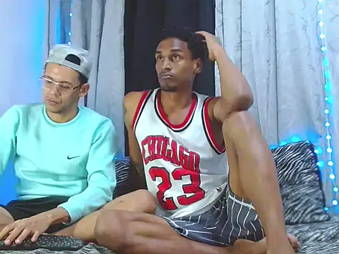 SMOOTHIEBOYS online show from June 2026 02:22:01 AM