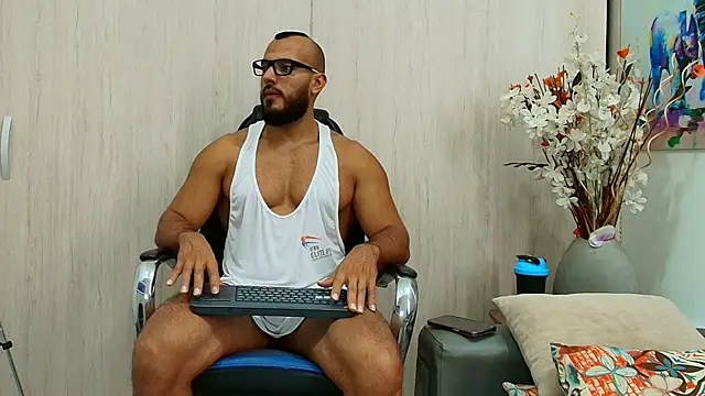 karymmusclet777 online show from July 2026 01:39:02 PM