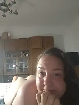 Hungarian plus size girl online show from June 2026 10:36:02 PM