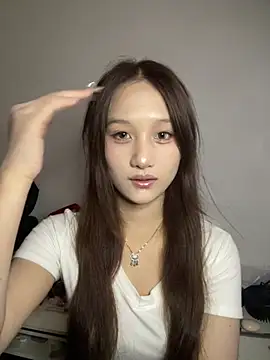Snapshot of June-Baby chatting on June 2026 09:32:02 AM June-Baby online show from June 2026 09:32:02 AM