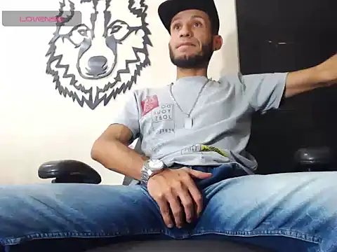 Snapshot of WOLFMONSTERDICK chatting on January 2025 12:13:01 AM WOLFMONSTERDICK online show from January 2025 12:13:01 AM