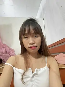 Snapshot of Nhii_Cum chatting on July 2026 10:27:02 PM Nhii Cum online show from July 2026 10:27:02 PM