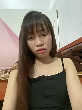 Snapshot of Nhii_Cum chatting on July 2026 02:02:01 AM Nhii Cum online show from July 2026 02:02:01 AM