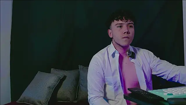 Velvet Chains online show from July 2026 03:44:02 AM