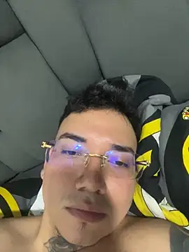 Snapshot of danilowithe chatting on June 2026 05:41:02 AM danilowithe online show from June 2026 05:41:02 AM