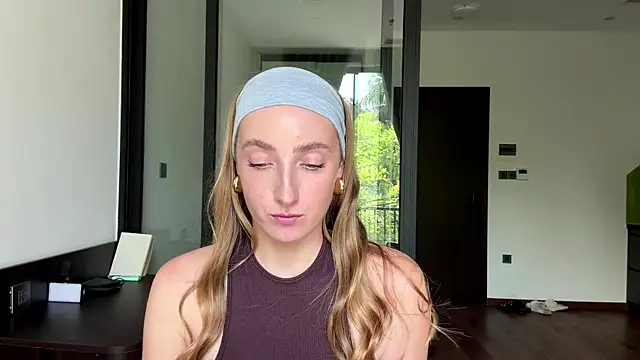 Snapshot of TenaSaladin chatting on July 2026 07:22:01 AM TenaSaladin online show from July 2026 07:22:01 AM