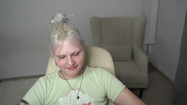 Snapshot of EstherFilteau chatting on July 2026 11:49:01 AM EstherFilteau online show from July 2026 11:49:01 AM