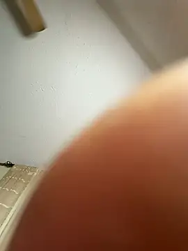 yellowGiirl online show from August 2026 02:33:02 AM