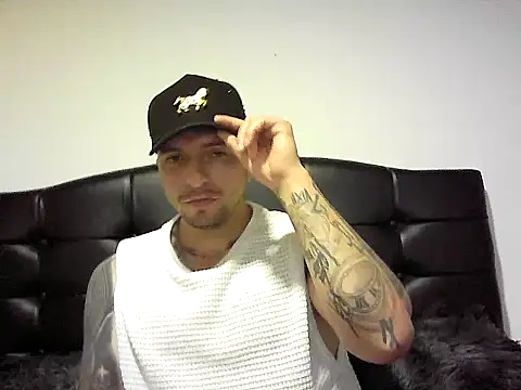 wolfgolden1 online show from July 2026 12:28:01 AM