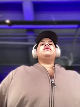 AliceStarshine online show from February 2025 03:38:01 PM