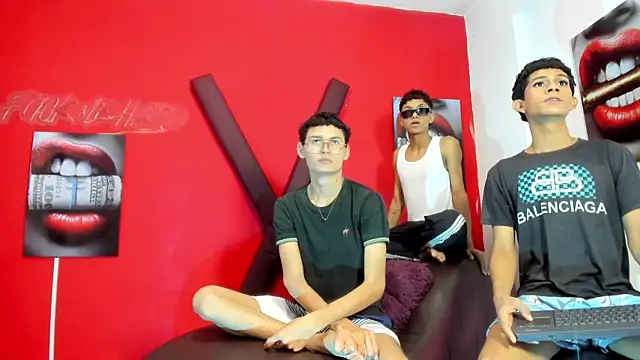 PRETTY LOVERS1 online show from July 2026 01:19:02 AM