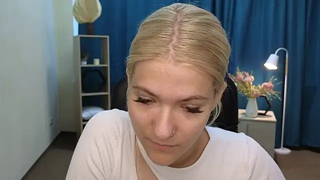 Snapshot of CammyYoula chatting on July 2026 04:06:02 AM CammyYoula online show from July 2026 04:06:02 AM