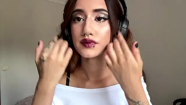 JuliaPierce online show from July 2026 02:32:02 PM