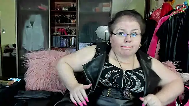 Snapshot of KaryQueen chatting on February 2025 04:11:01 AM KaryQueen online show from February 2025 04:11:01 AM