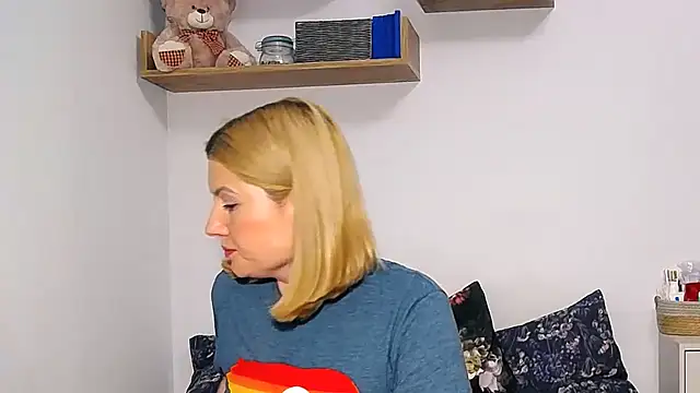 alisenties online show from December 2025 03:40:02 PM