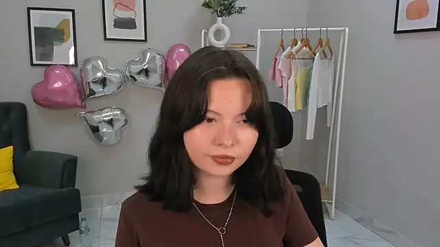 Gloria  Torres online show from July 2026 01:50:01 PM