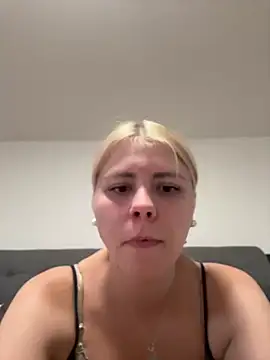 Snapshot of Ellaa_Candy chatting on July 2026 07:38:02 PM Ellaa Candy online show from July 2026 07:38:02 PM