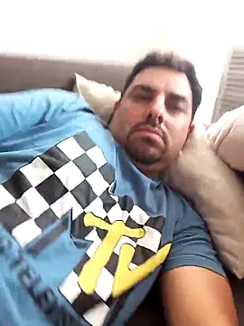 Snapshot of robredoj chatting on November 2025 09:59:01 PM robredoj online show from November 2025 09:59:01 PM