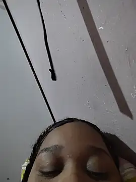 pretinha folgosa online show from July 2026 11:04:02 PM