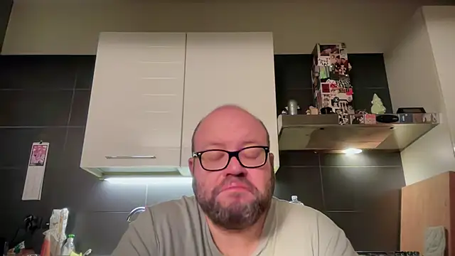 Snapshot of theitalianbear chatting on April 2026 03:39:01 AM theitalianbear online show from April 2026 03:39:01 AM