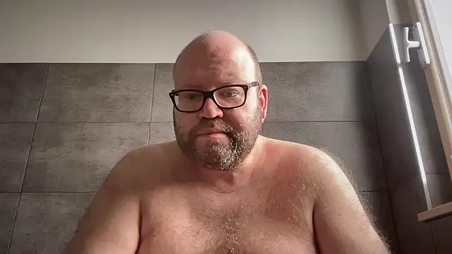 Snapshot of theitalianbear chatting on May 2026 06:30:02 AM theitalianbear online show from May 2026 06:30:02 AM