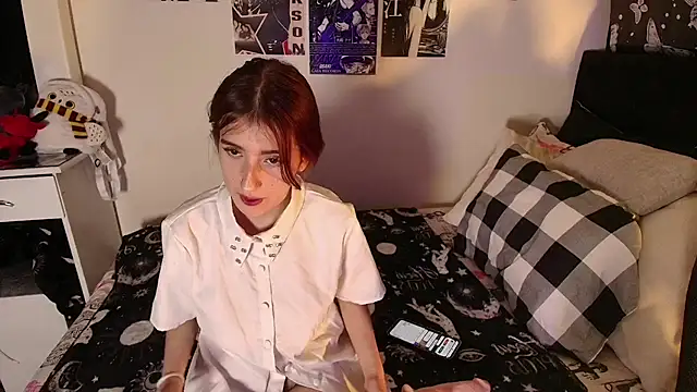 Snapshot of moussy_ chatting on August 2026 04:06:02 AM moussy online show from August 2026 04:06:02 AM