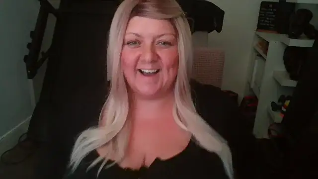 Blonde Exclusive online show from August 2026 01:54:02 PM