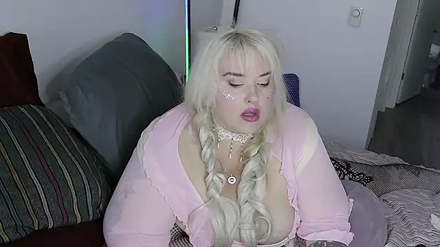 Snapshot of BBWBELLABELLY chatting on August 2026 09:06:01 PM BBWBELLABELLY online show from August 2026 09:06:01 PM
