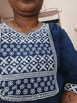 Snapshot of MULLAIMOLAIPOOTAMIL chatting on August 2026 03:58:02 PM MULLAIMOLAIPOOTAMIL online show from August 2026 03:58:02 PM