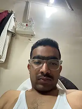 Snapshot of ronzy_69 chatting on August 2026 04:00:02 PM ronzy 69 online show from August 2026 04:00:02 PM