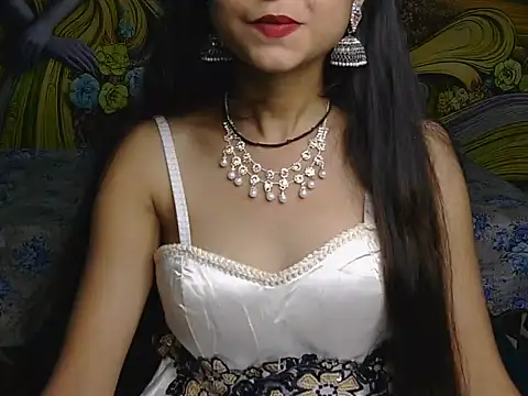 Cute-navyaa online show from August 2026 05:00:02 PM