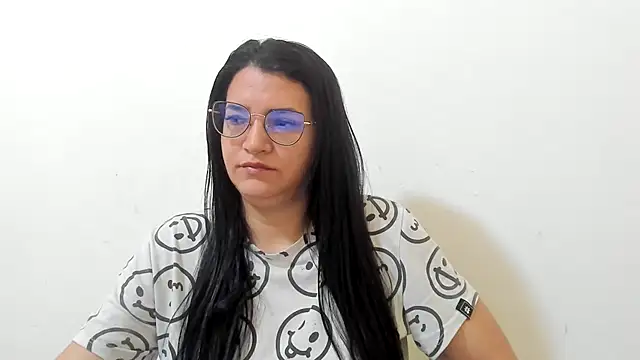 MARILYN GARCIA online show from November 2025 02:06:02 PM